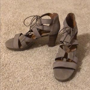 NWT Paul Green heels